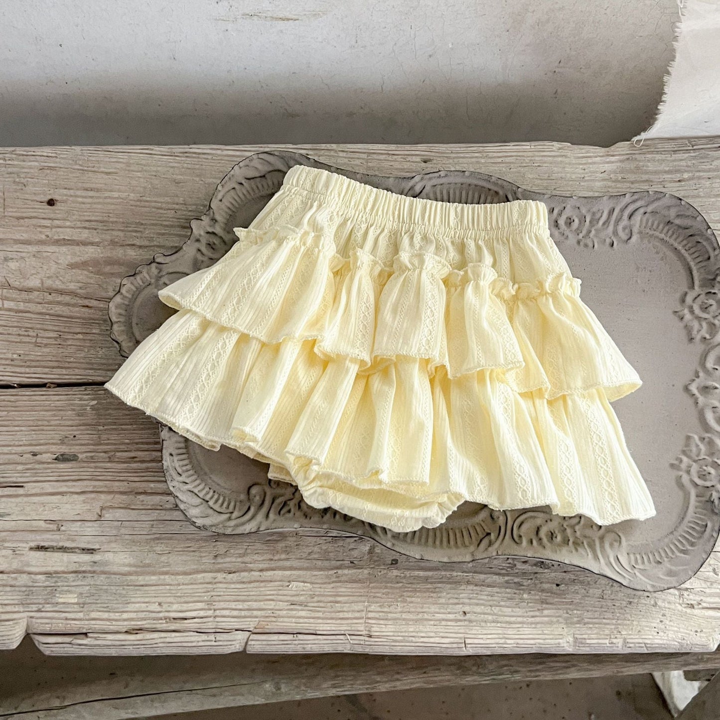 Summer Arrival Baby Girls Sleeveless Solid Color Top And Ruffle Trim Skirt Clothing Set